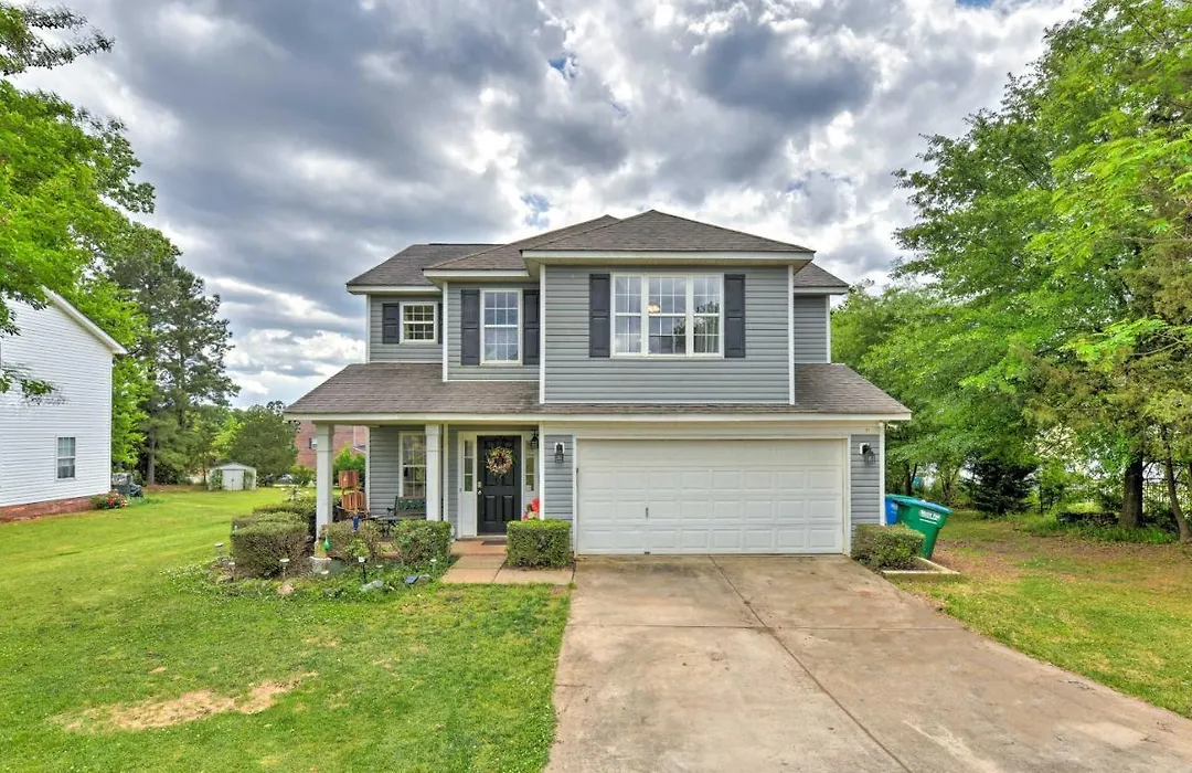 Charlotte Area Retreat Near Shopping And Dining!-1
